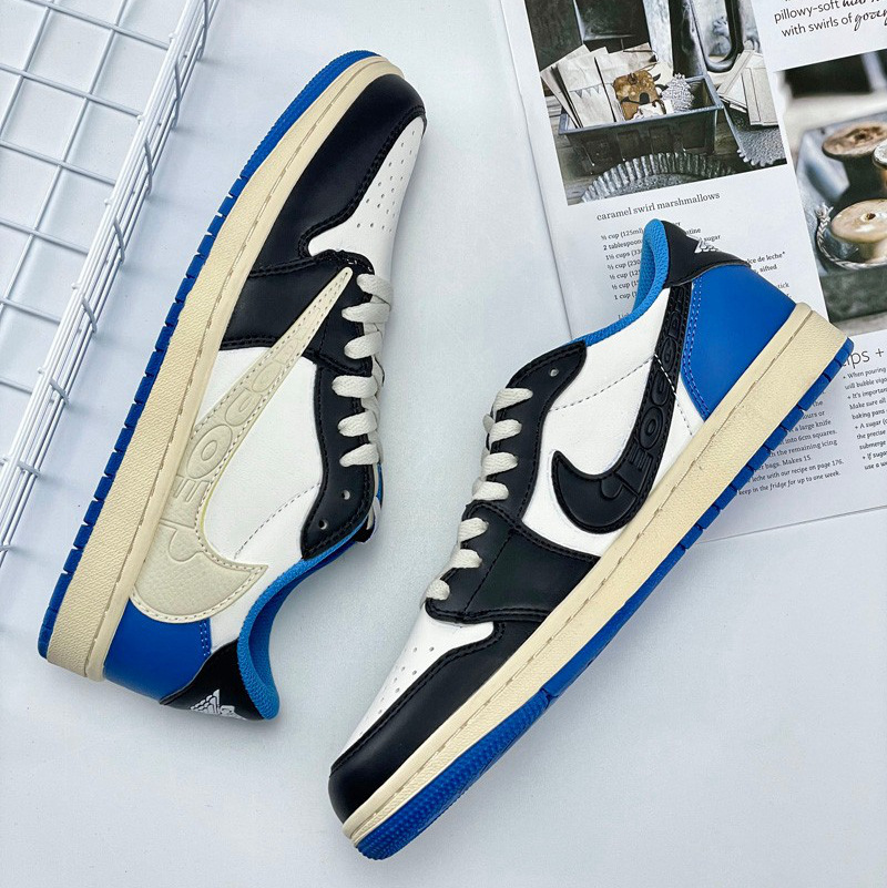 AJ1 ロートップライトニングバーブ