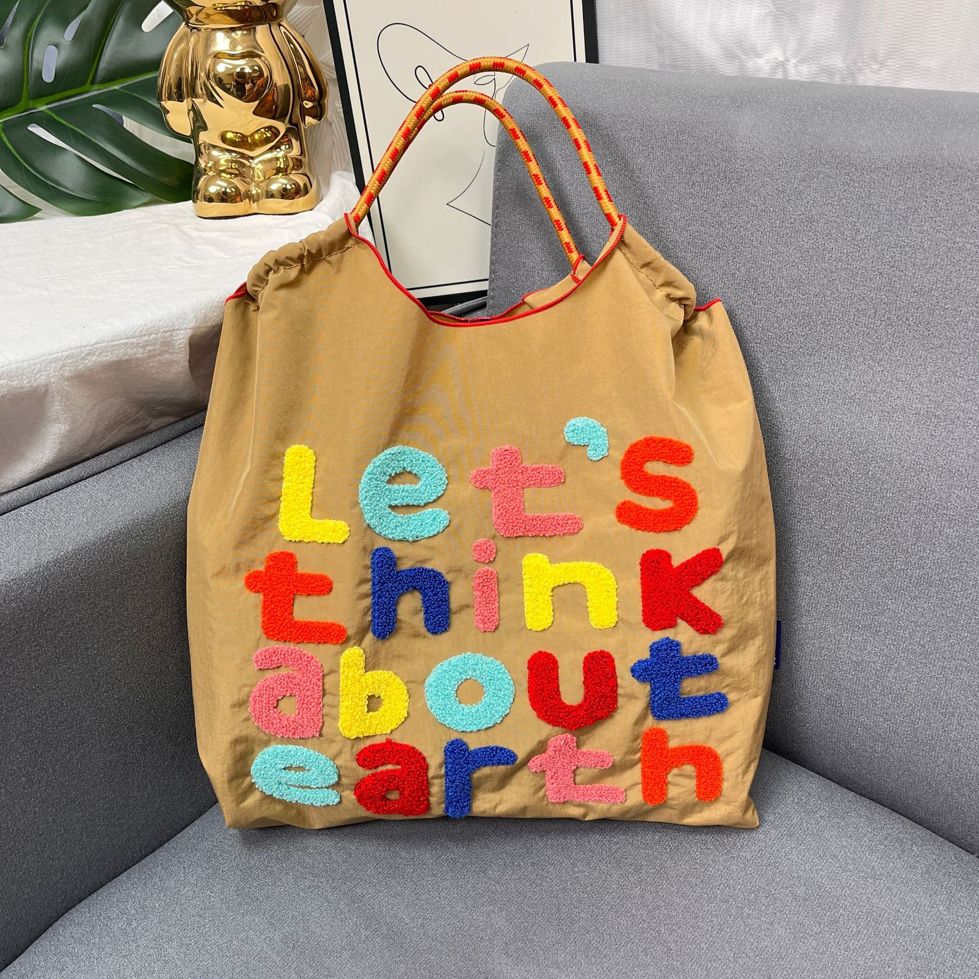 カーキ色・タオル刺繍