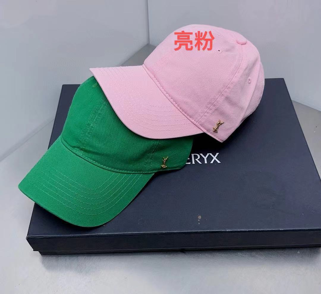 明るいピンク色