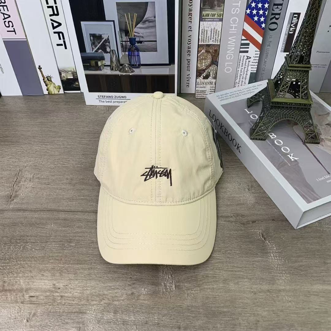 Stussy クイックドライ ベースボール キャップ - カーキ