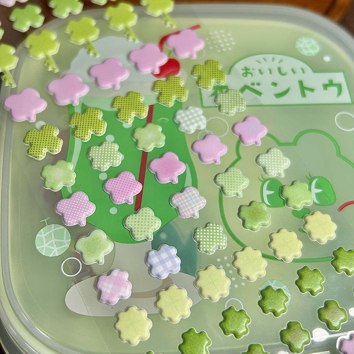 四つ葉のクローバー（幸運の要素）