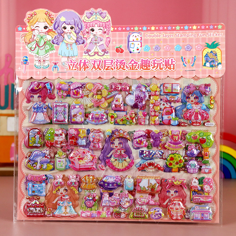 30人の女の子がドレスアップ