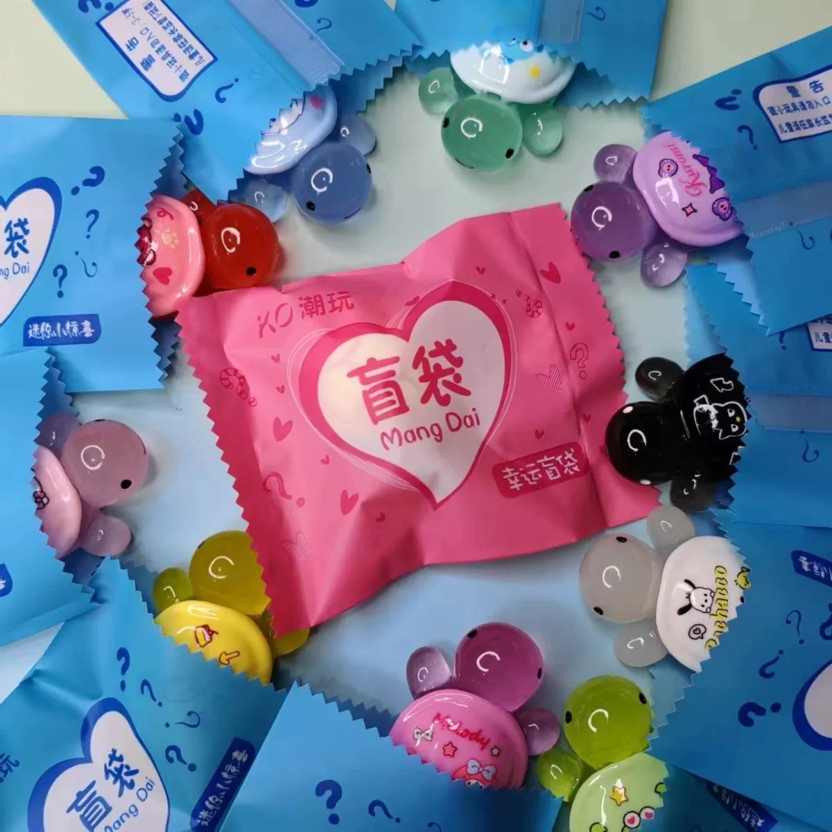 漫画 4.8cm ラージ ランダム スタイル (ブラインド バッグ)