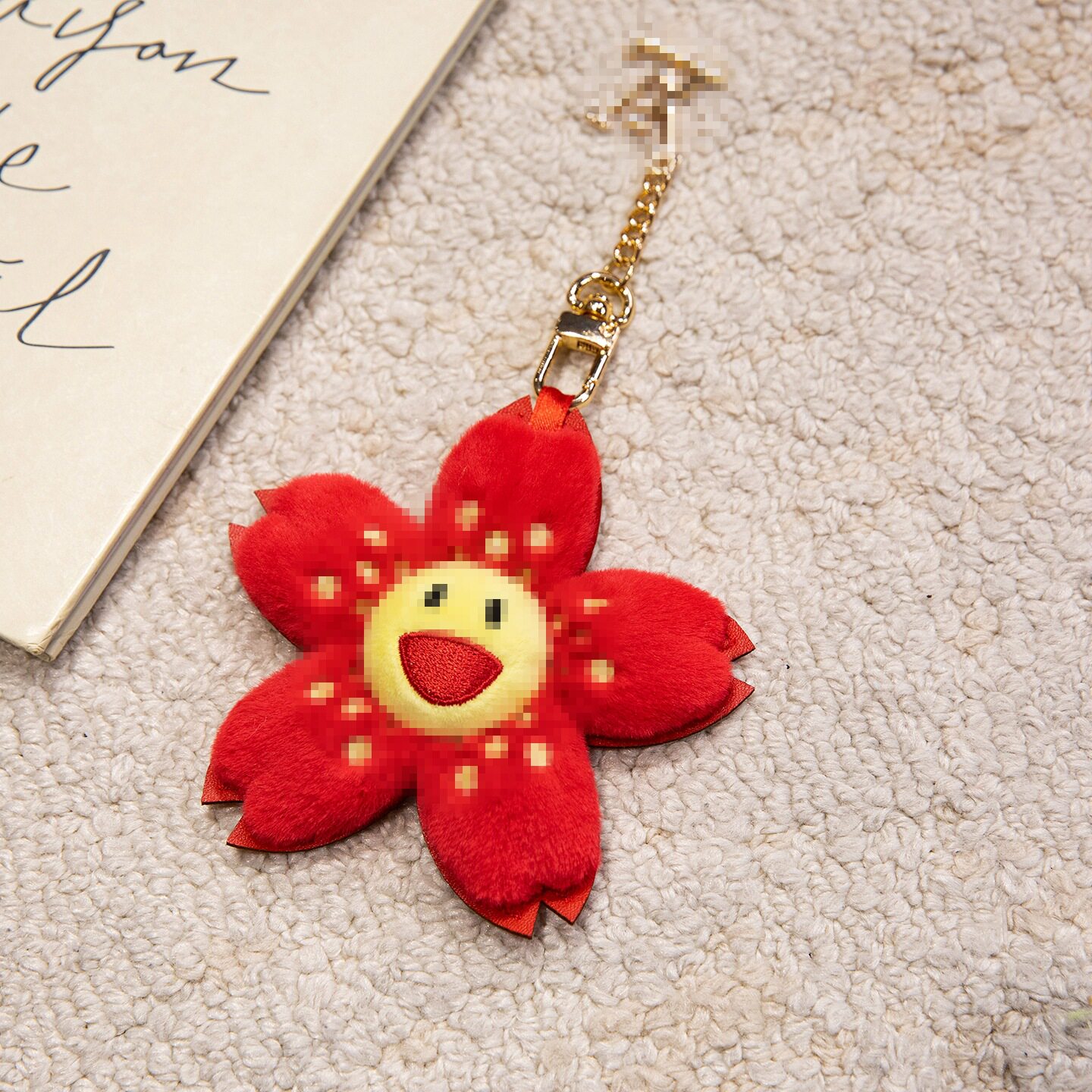 赤い桜のペンダント