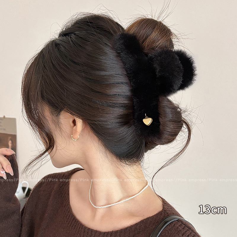 1#黒のふわふわヘアクリップ 13cm