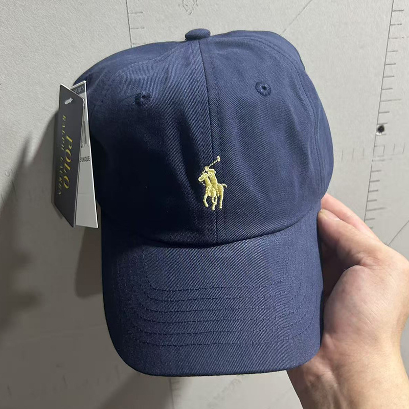 ネイビーブルーとイエローのPOLO