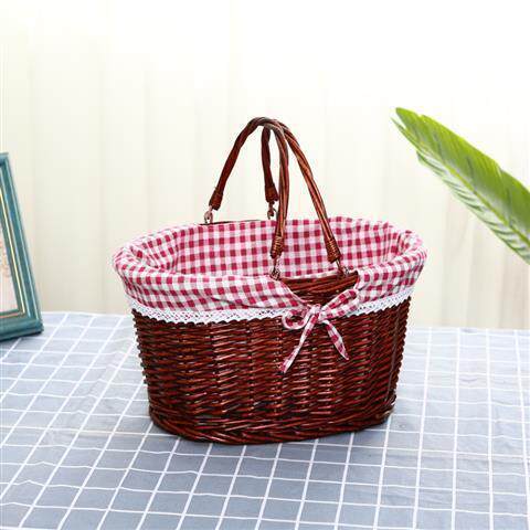 丸い茶色の赤いチェック柄の布