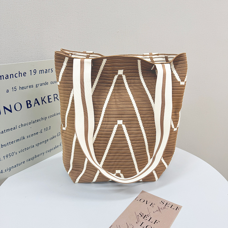 カーキ+白のストライプ