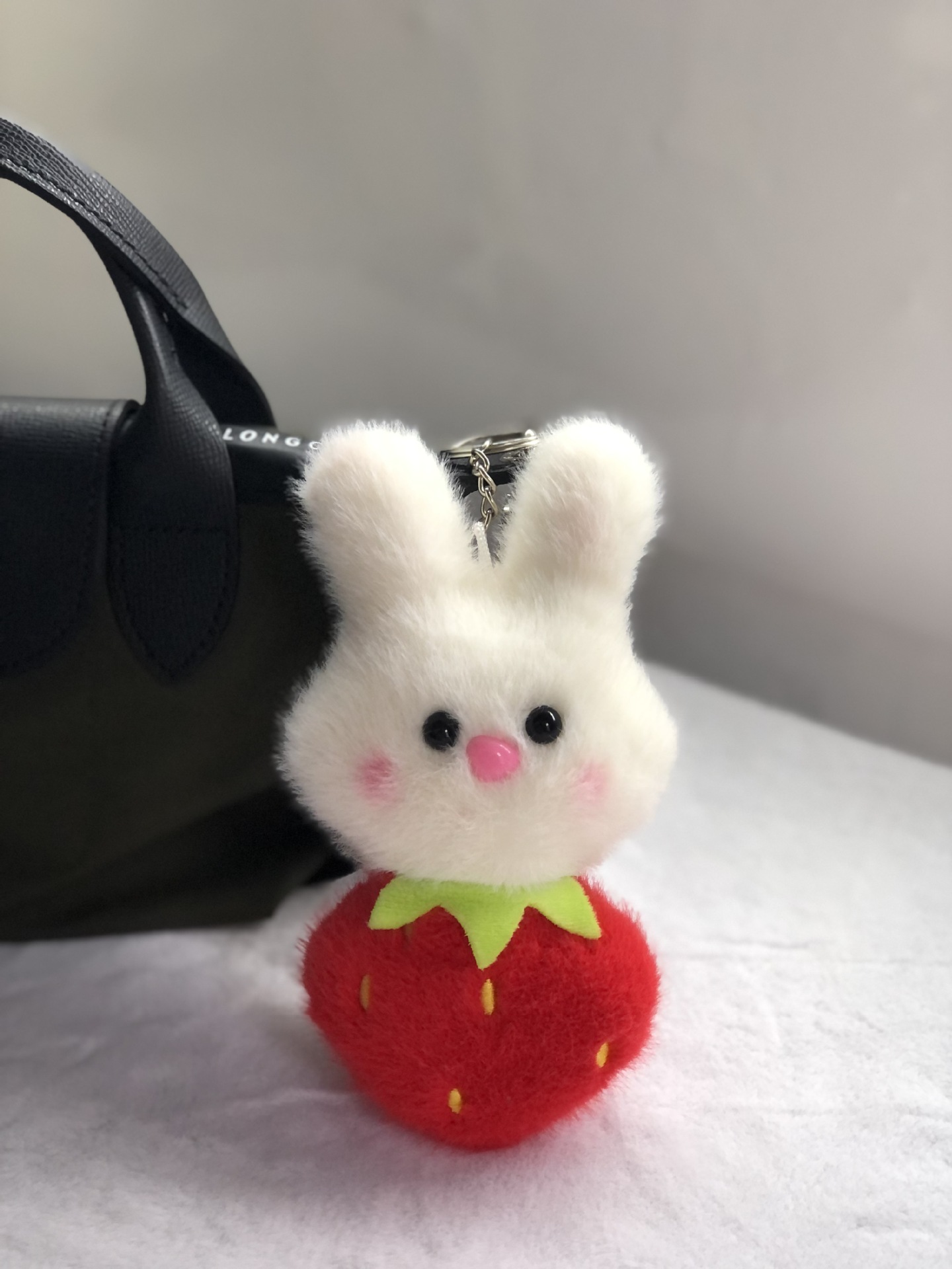 赤いイチゴウサギ
