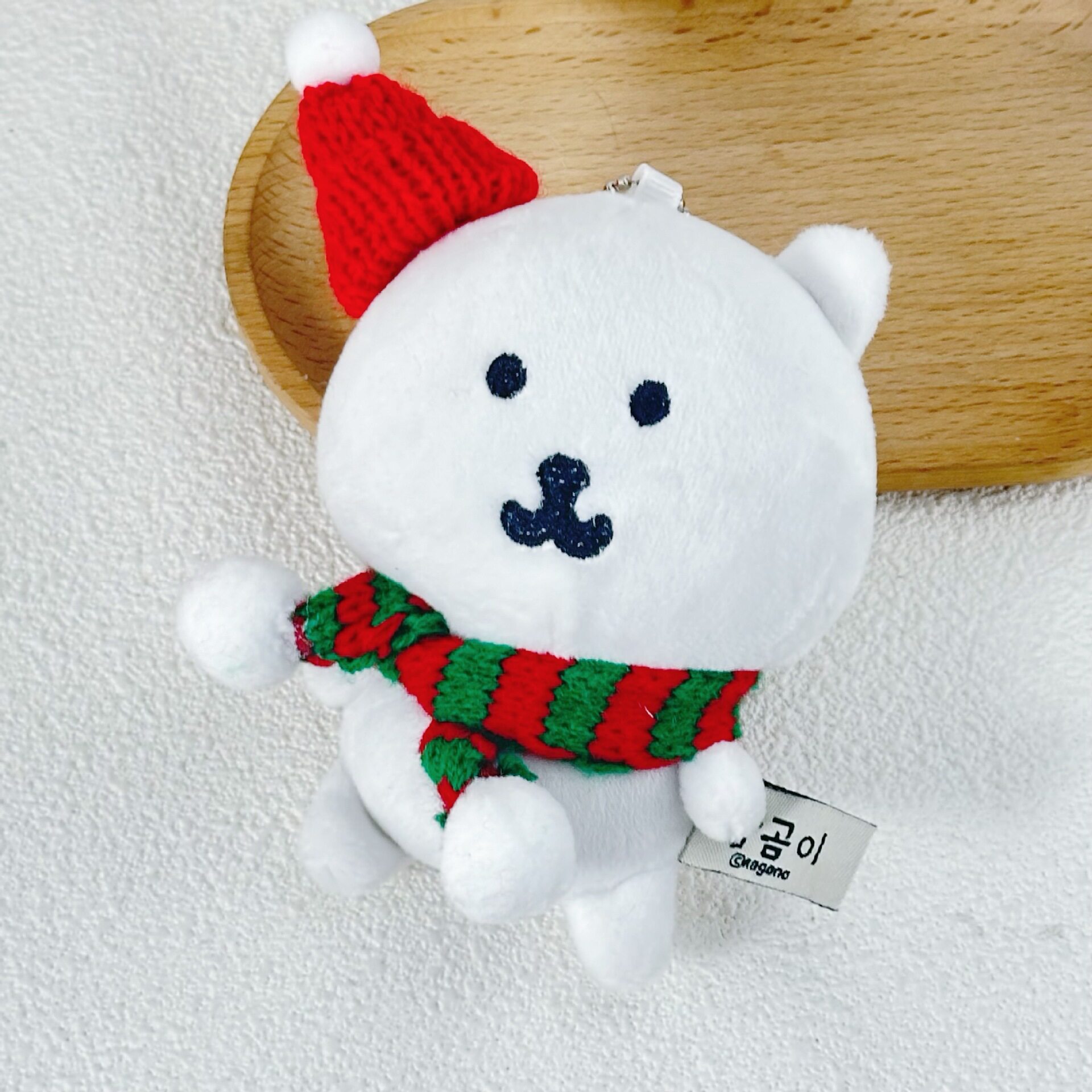 自虐的なクマ - 赤と緑のスカーフ