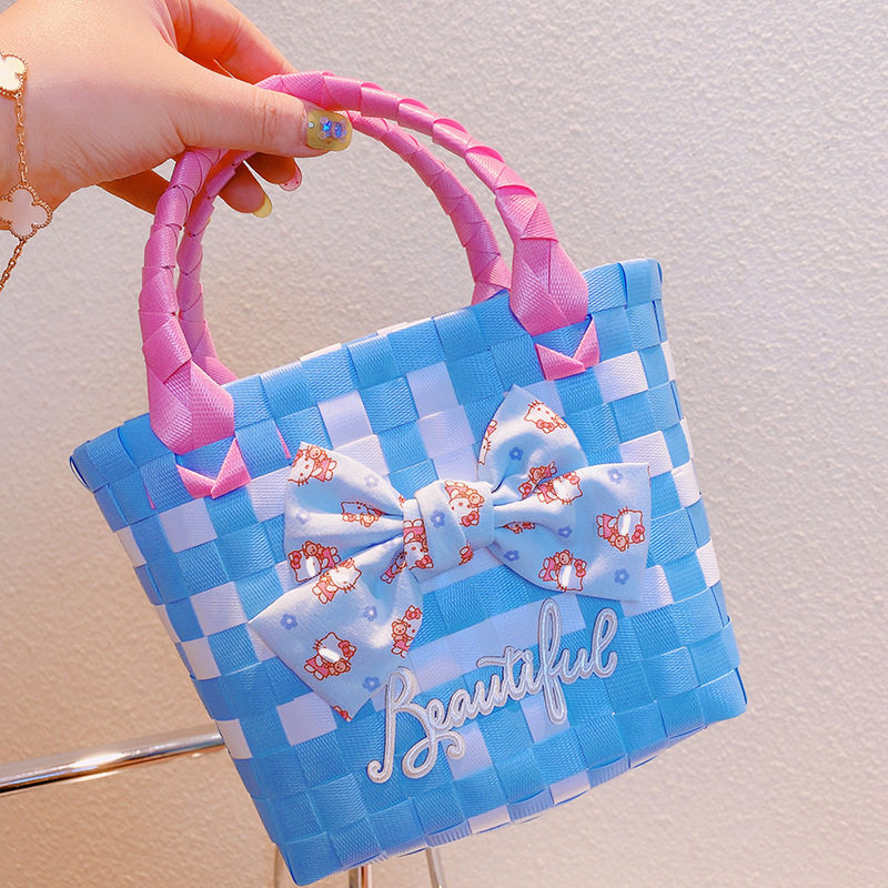 34.a 04大サイズの青い格子の蝶が結ばれています。