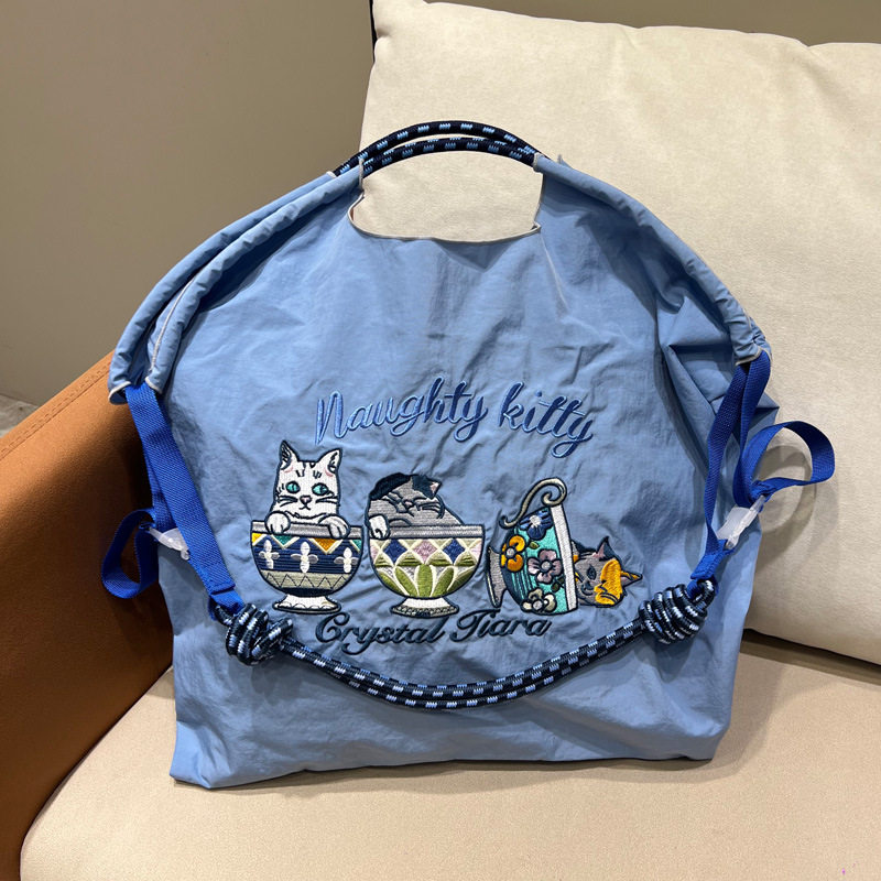 ライトブルー【カップの中の猫】