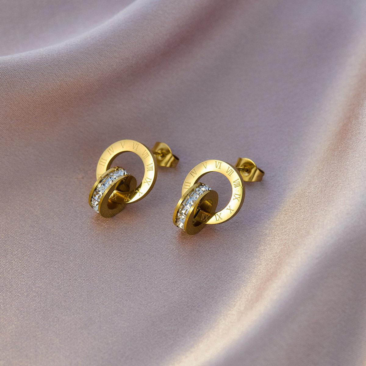 クラシックなダブルフープイヤリング