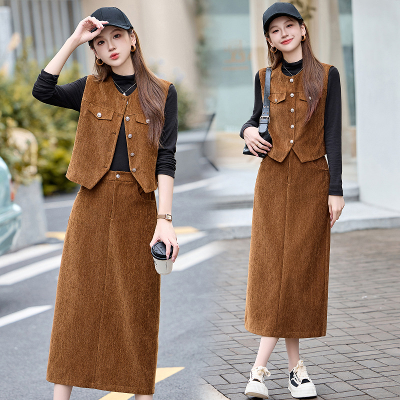 ライトブラウン