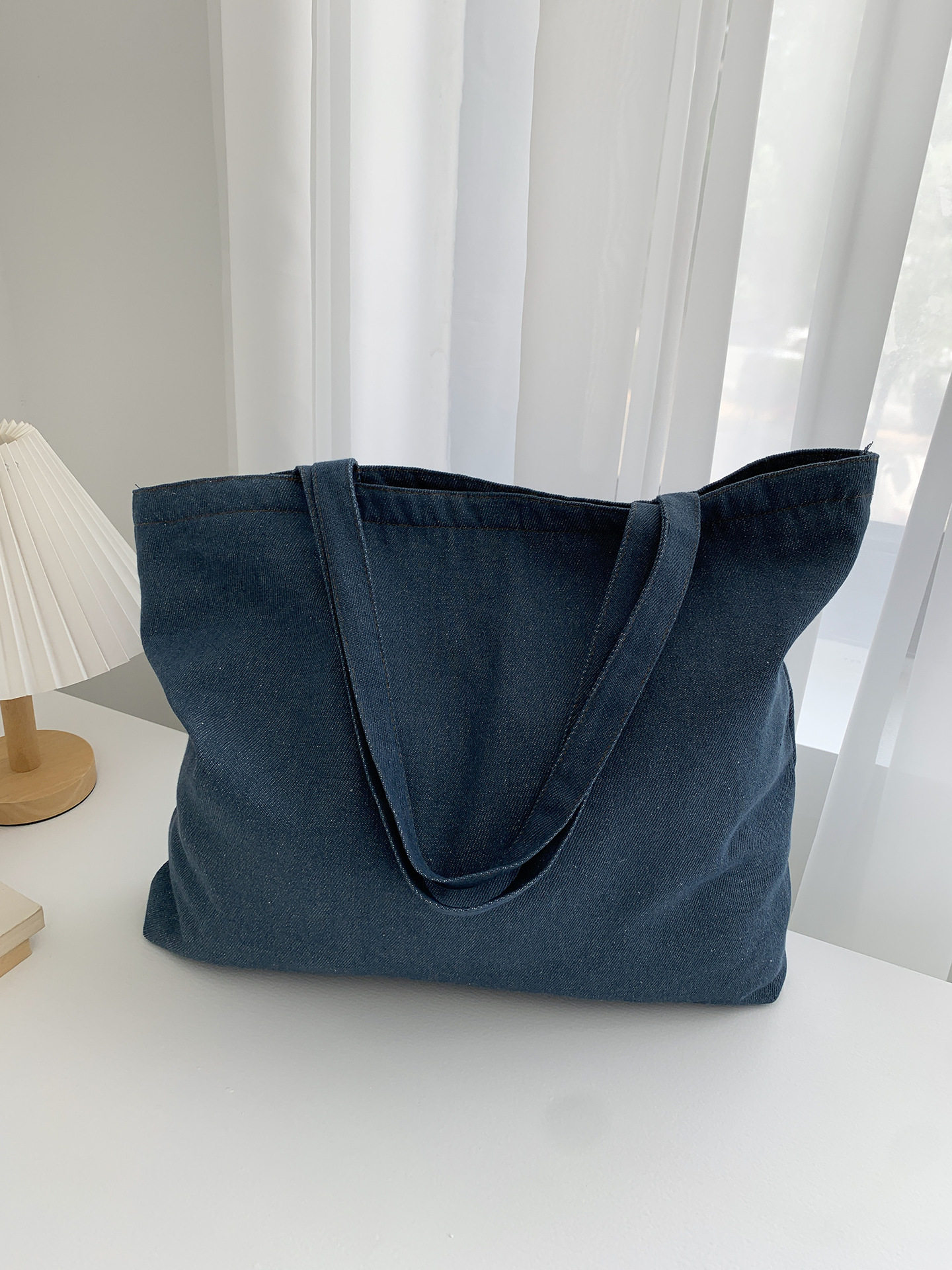 ミディアムライトブルーデニムバッグチェック柄裏地