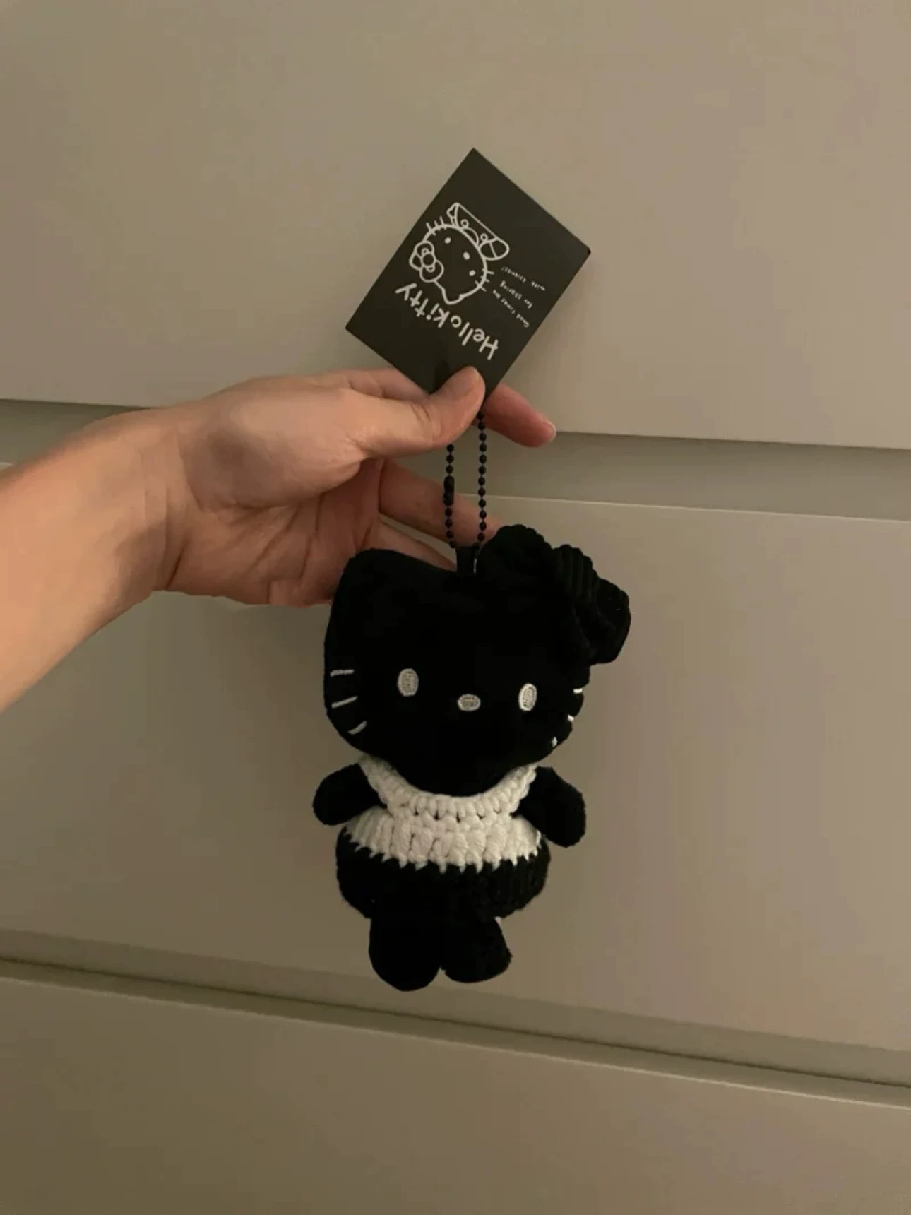黒と白のウールのスカート
