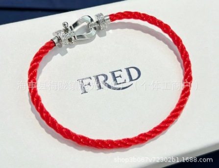 ミディアム ハーフ ダイヤモンド ホワイトゴールド レッド ロープ