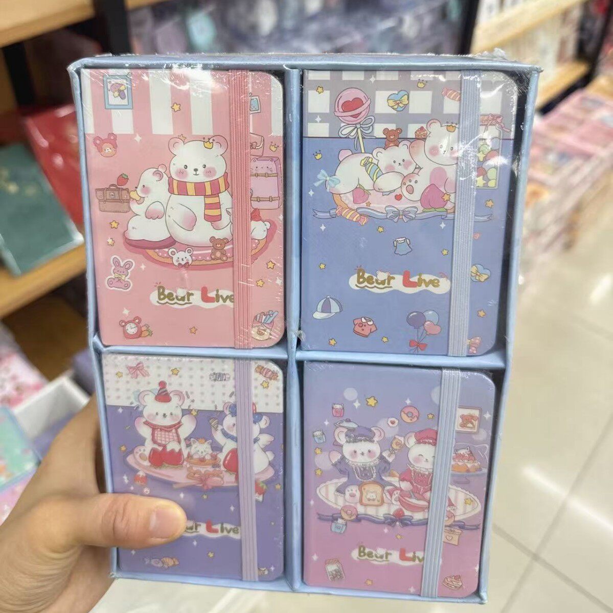 Xiong Bao Daily (80 冊の混合写真と無料ディスプレイ スタンド)