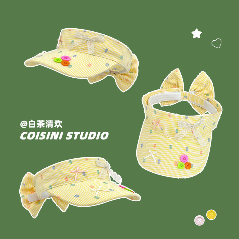 カラフルなドットの取り外し可能なリボンの空のシルクハット