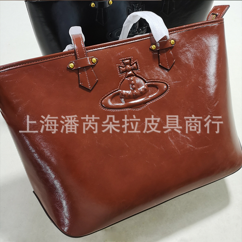 赤茶色