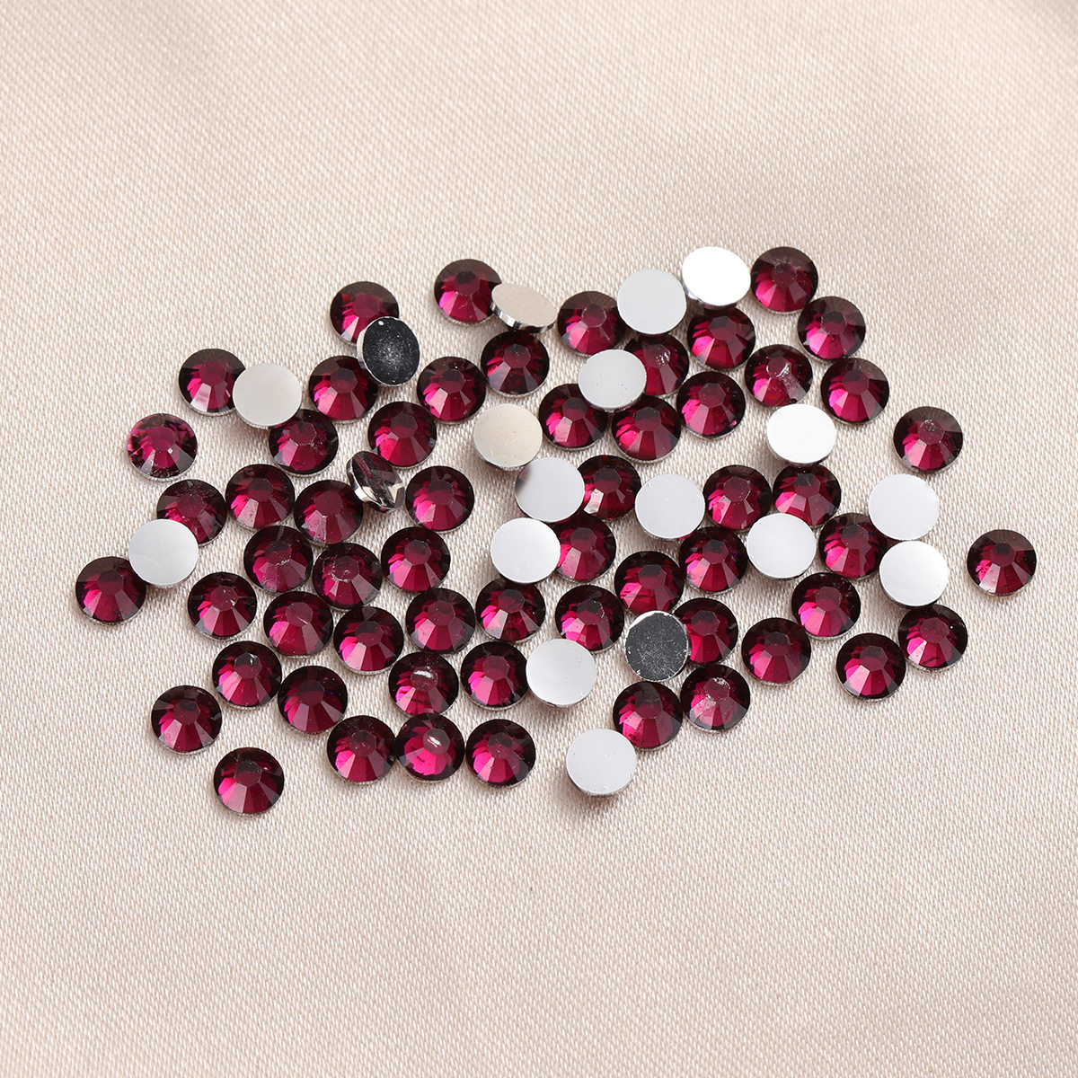 深いローズレッド