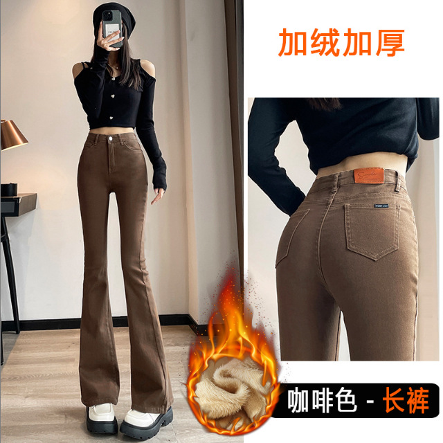 茶色のベルベットパンツ