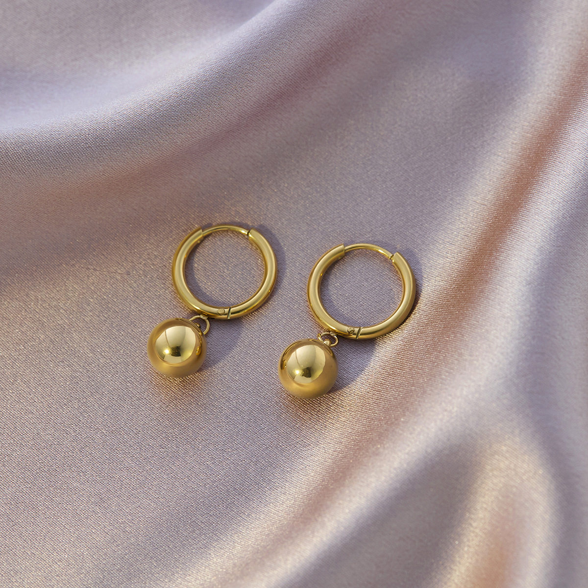 ゴールドビーズイヤリング