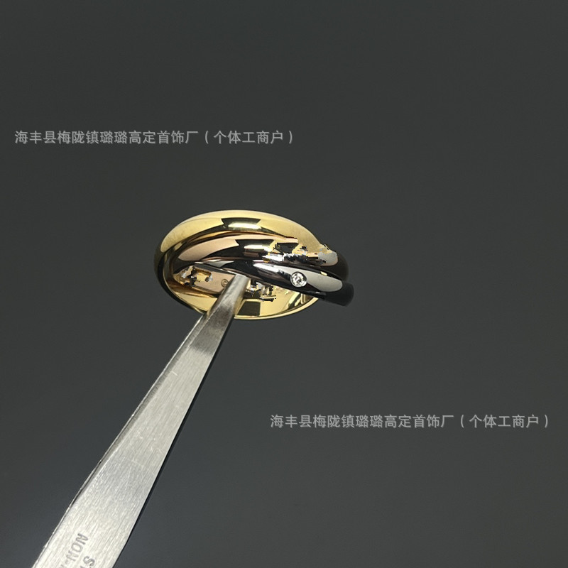 3 つのリング、3 色、1 つのメイン ダイヤモンド モデル