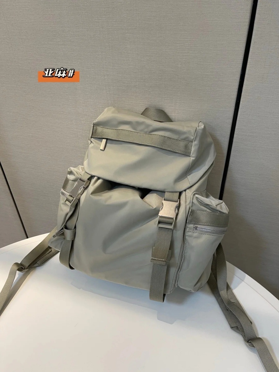 リネンのバックパック