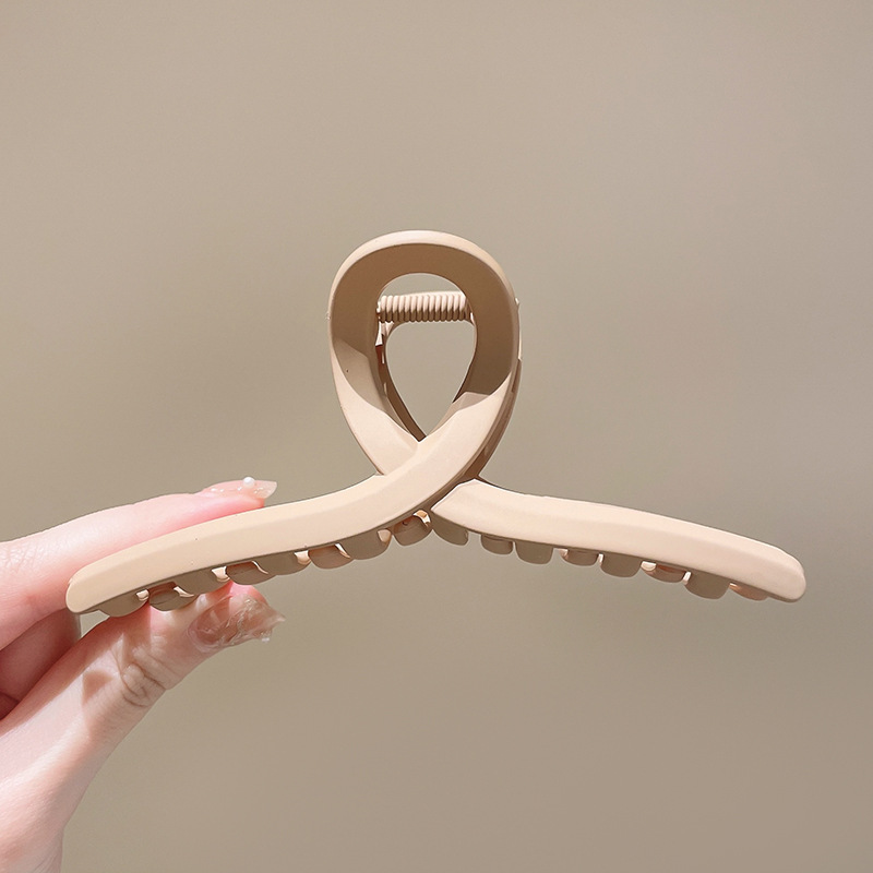 49 # 超特大カーキ色と字クリップ約13cm