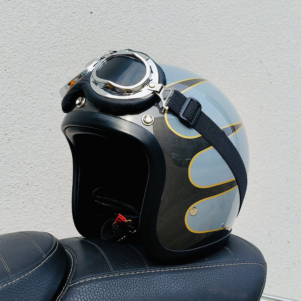 セメントグレーの花+パイロットグラス