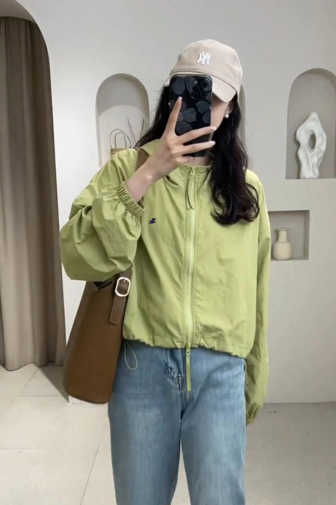 黄緑色