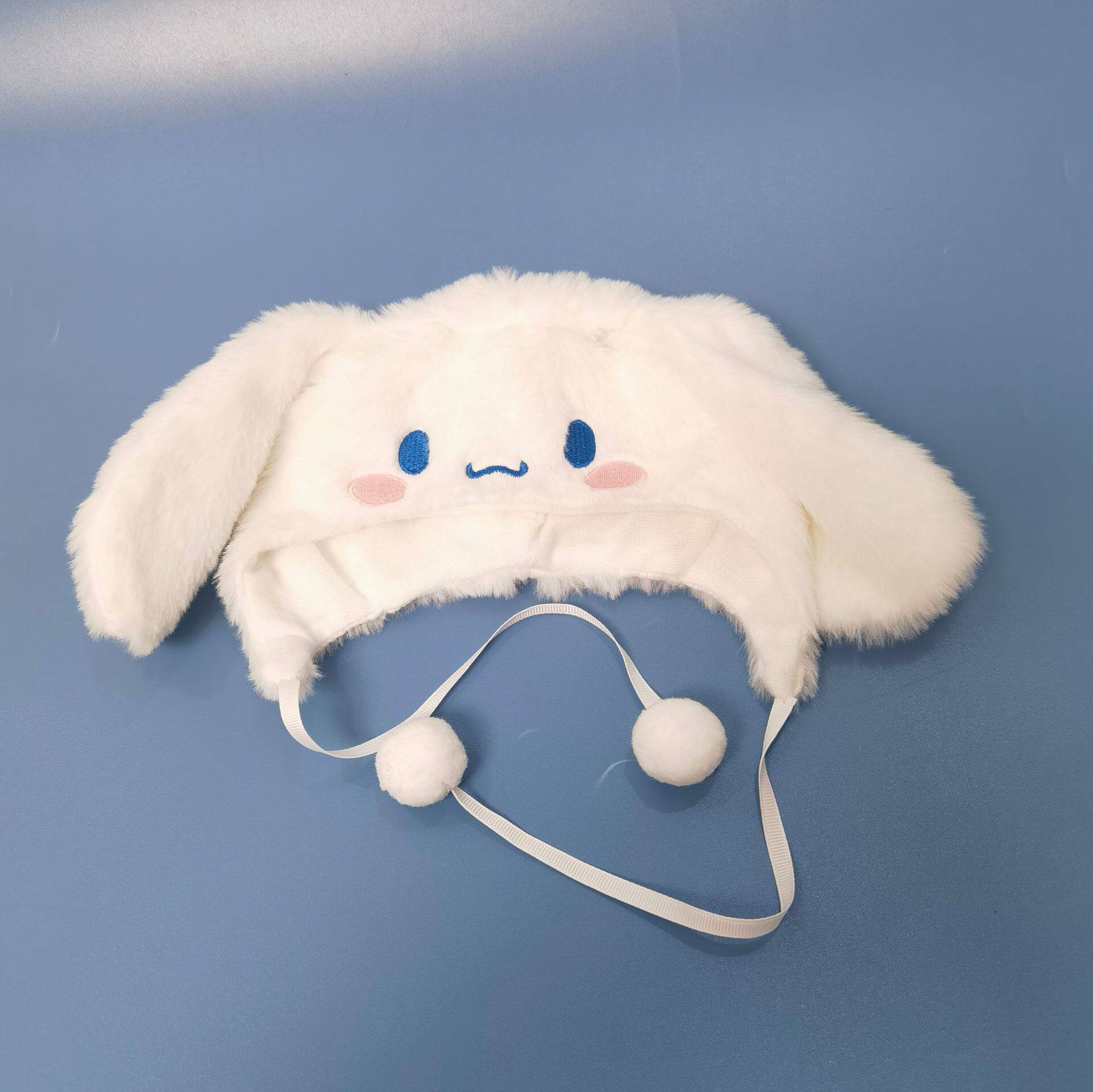 白いワンワン子犬帽子