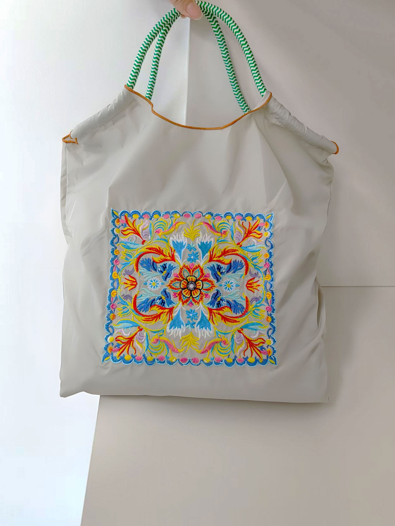 グレーの花柄（肩紐なし）