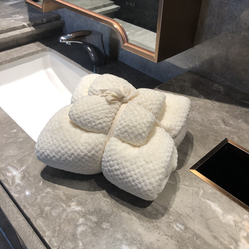 ベージュ