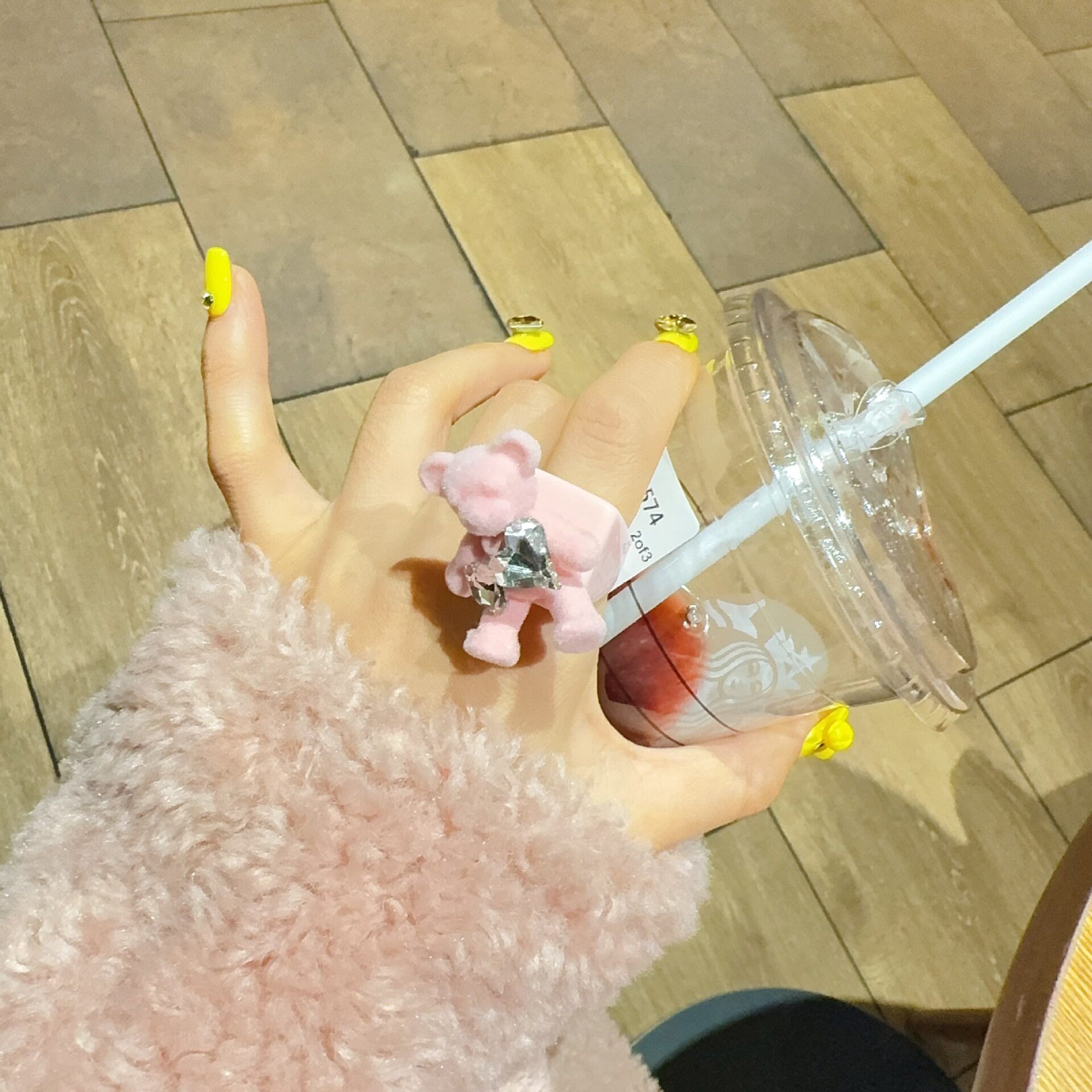 ピンク