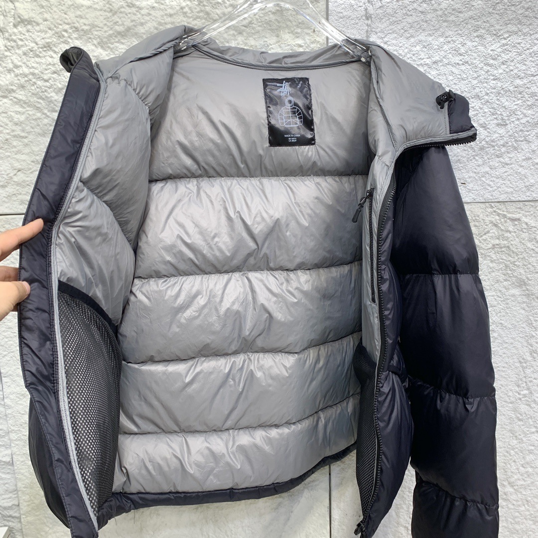 黒とグレー(マークは刺繍)