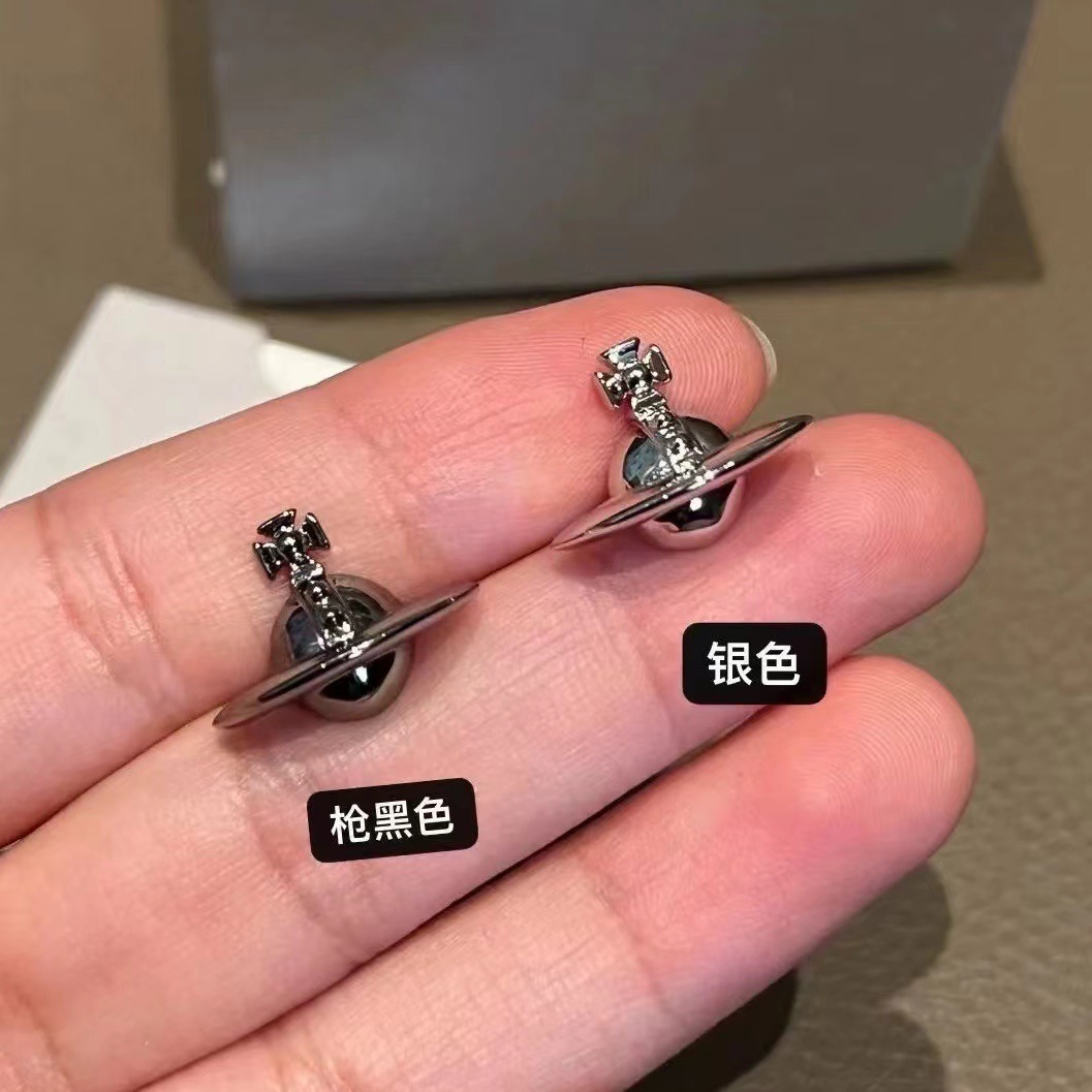 ガンブラックイヤリング