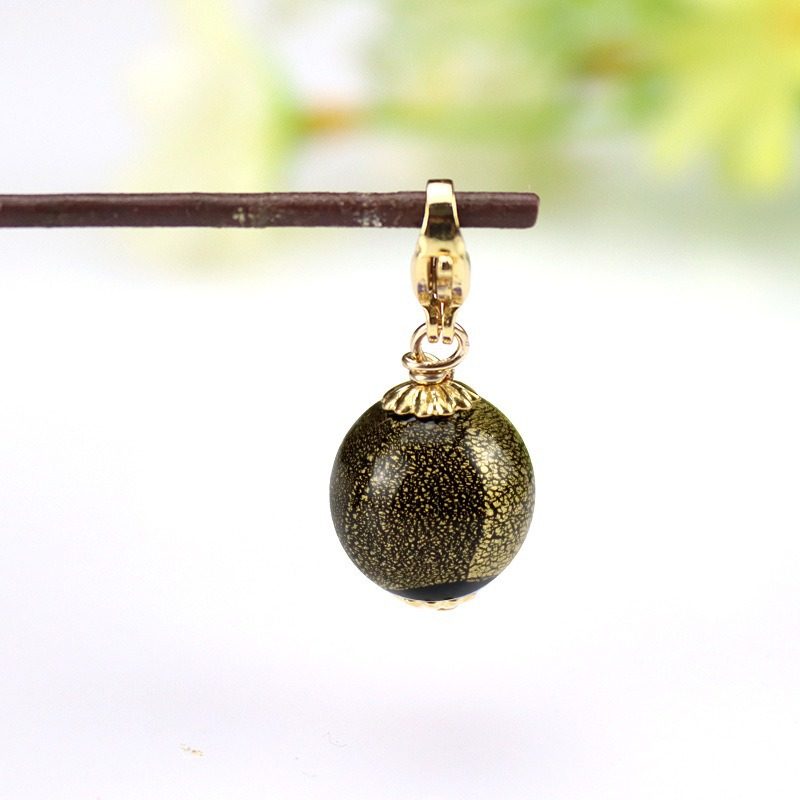 ブラックゴールド箔エッセンシャルオイルビーズペンダント（ロブスタークラスプ）