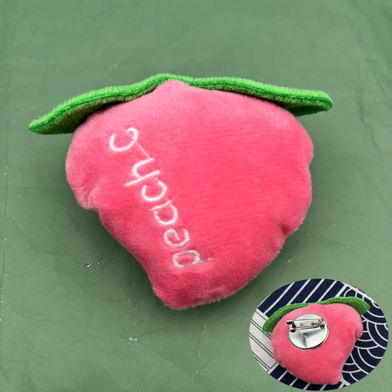 ピーチ【ブローチ】