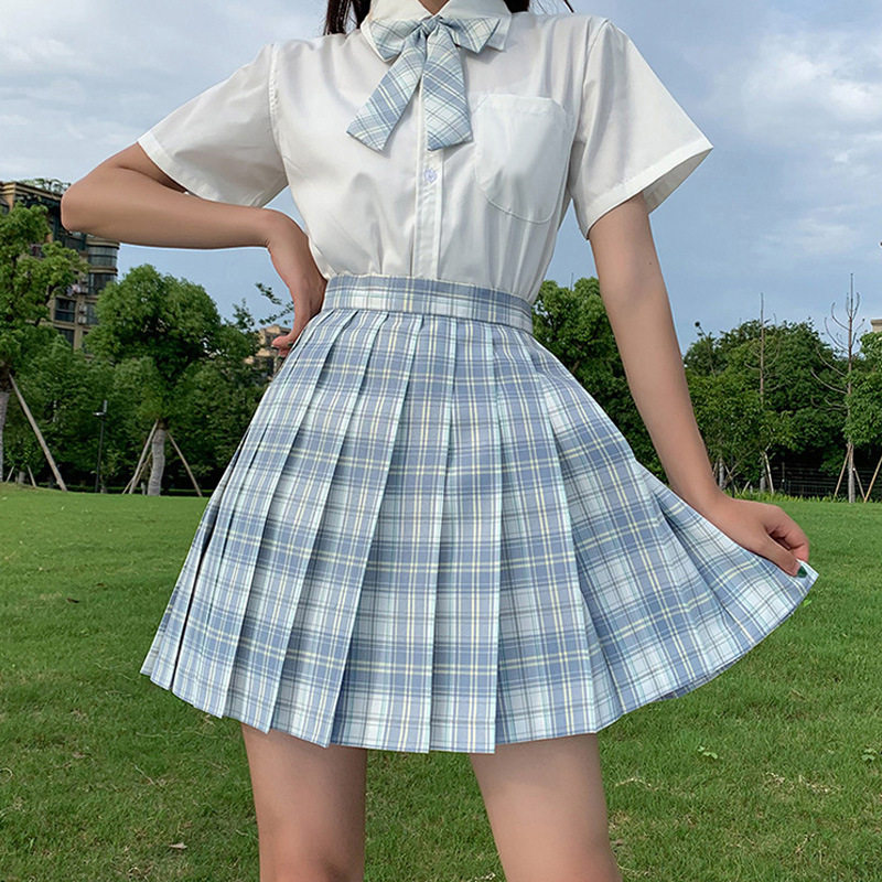 Gq9101チェックスカート + 蝶ネクタイ