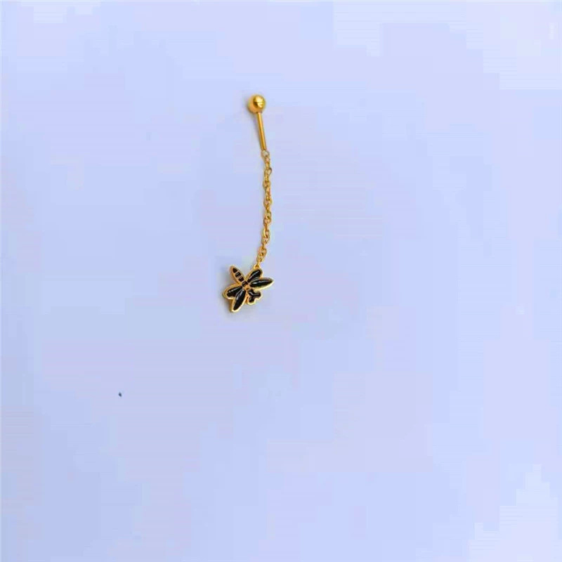 金色の油を塗ったトンボの耳のライン