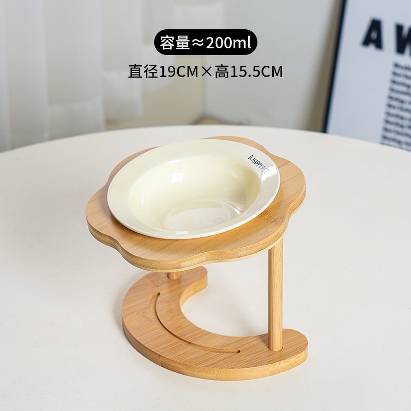 花の空飛ぶ皿の碗の竹の木の棚 + ベージュの空飛ぶ皿の碗