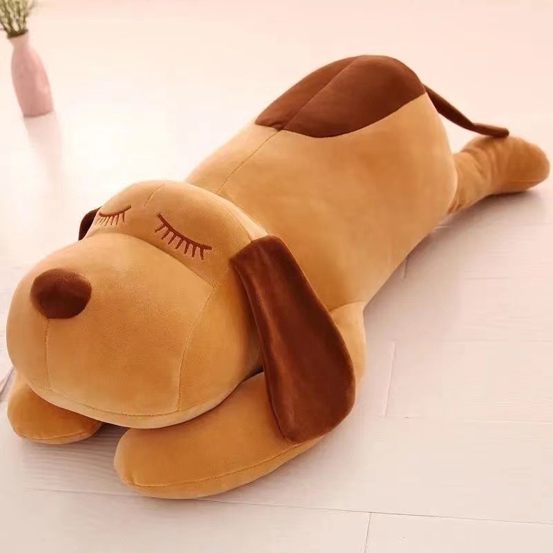 茶色のソーセージ犬