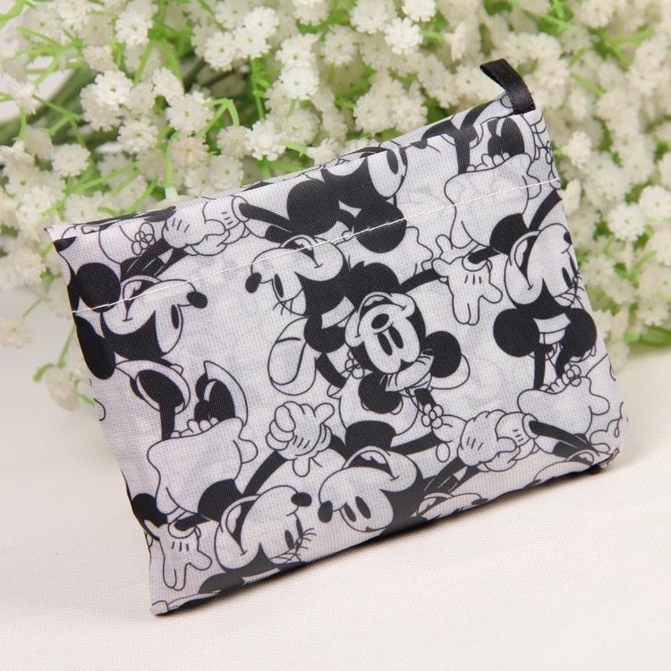 黒と白のミッキー