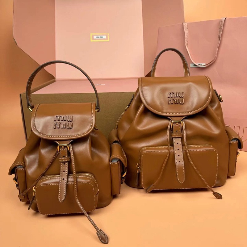 レザーブラウン