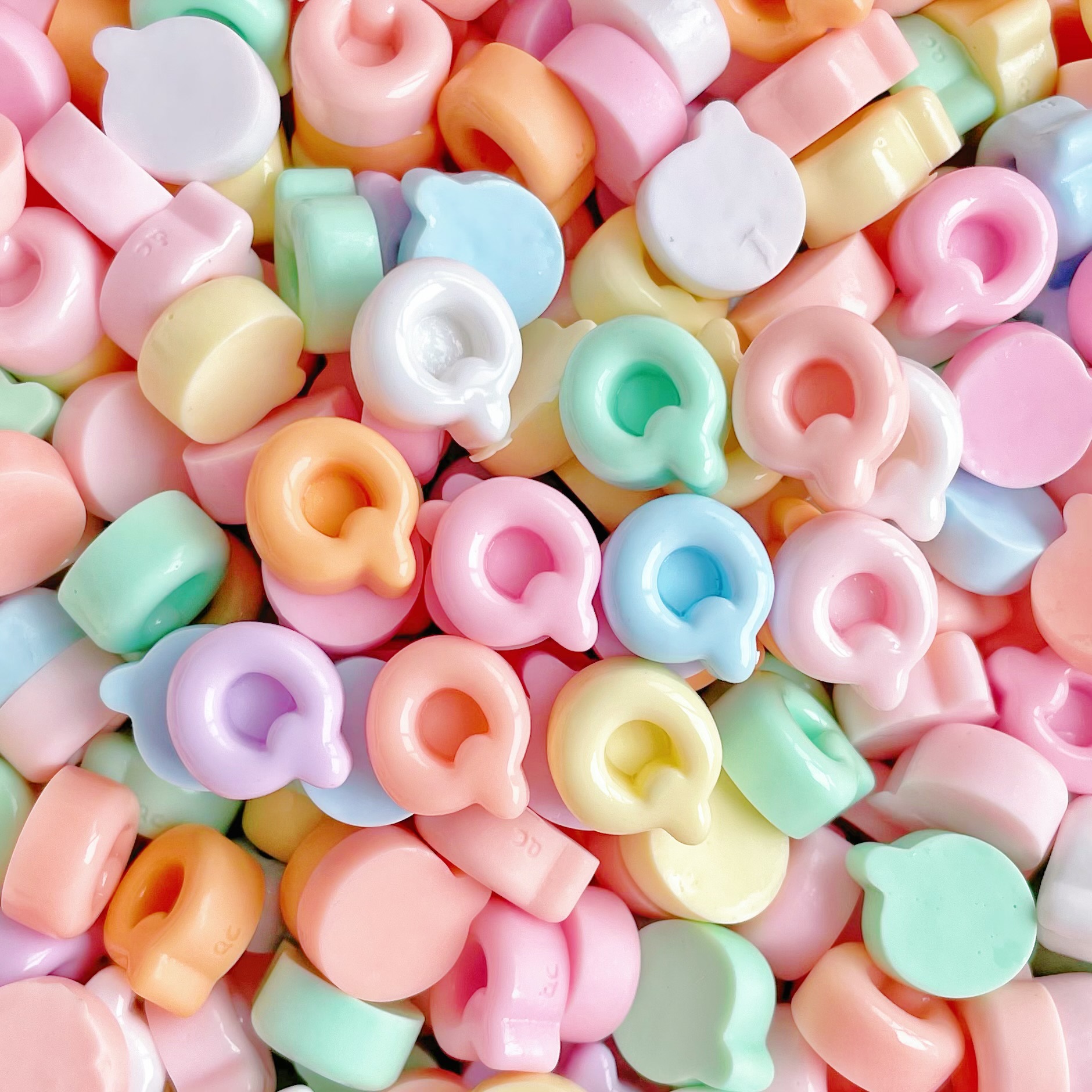 17 * アルファベットQの混色はランダムです。