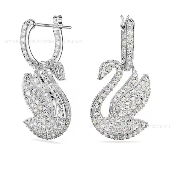 新品ホワイトゴールドスワンピアス