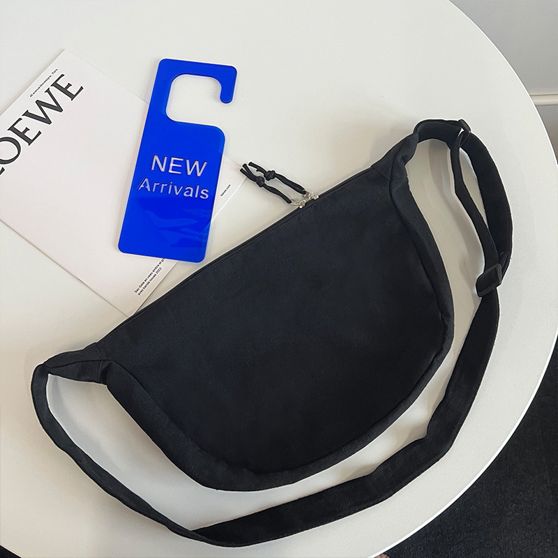 ブラックショルダーバッグ