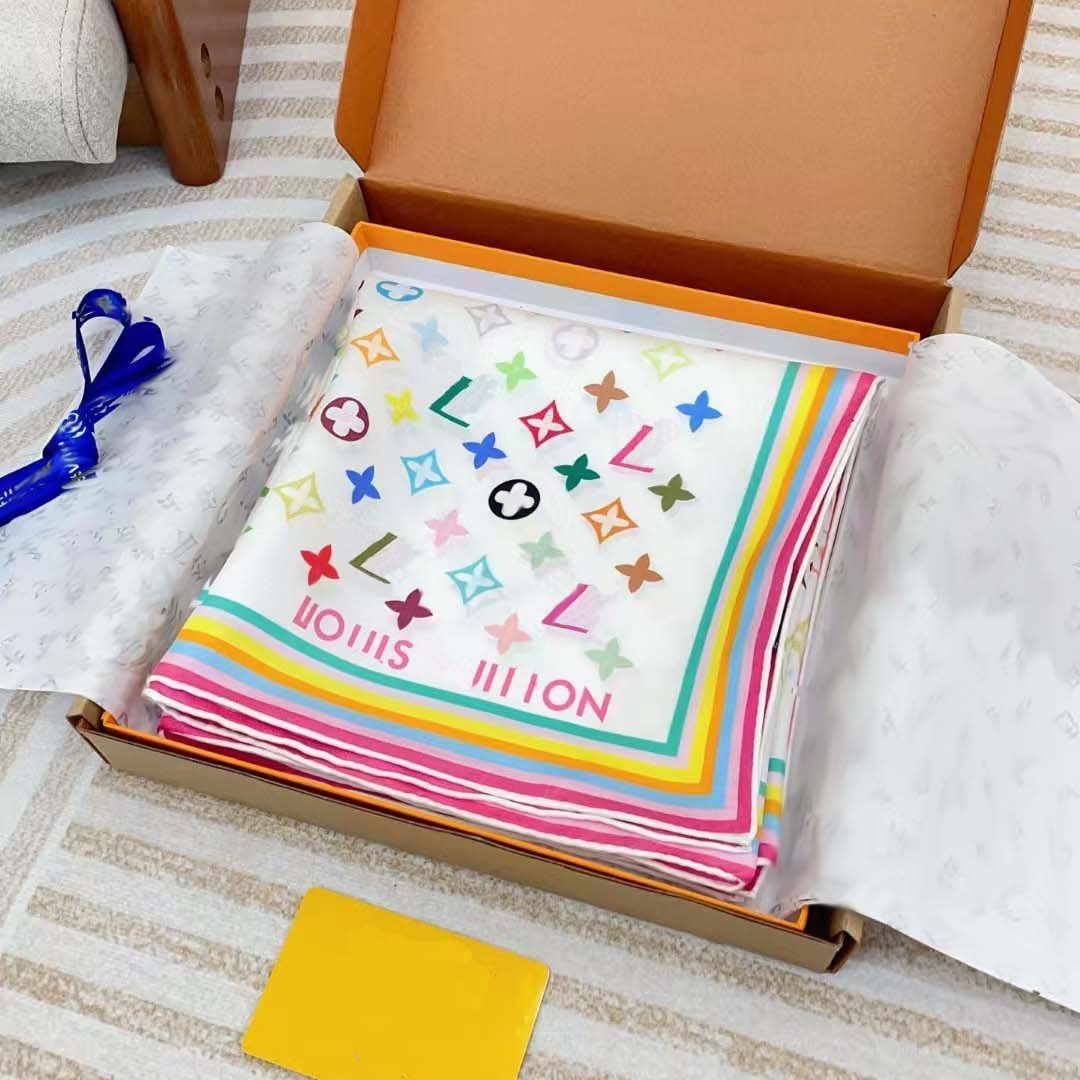 ホワイトトリコロール90×90ツイルシルク